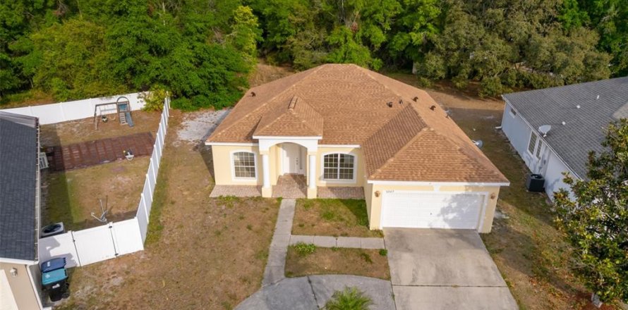 House in Orlando, Florida 3 bedrooms, 171.59 sq.m. № 1618115
