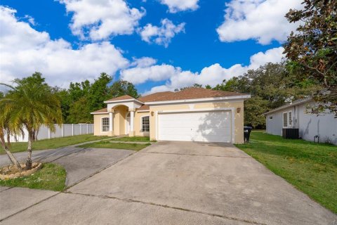 House in Orlando, Florida 3 bedrooms, 171.59 sq.m. № 1618115 - photo 8