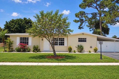 Villa ou maison à West Palm Beach, Floride 3 chambres, 118.82 m2 № 2432970