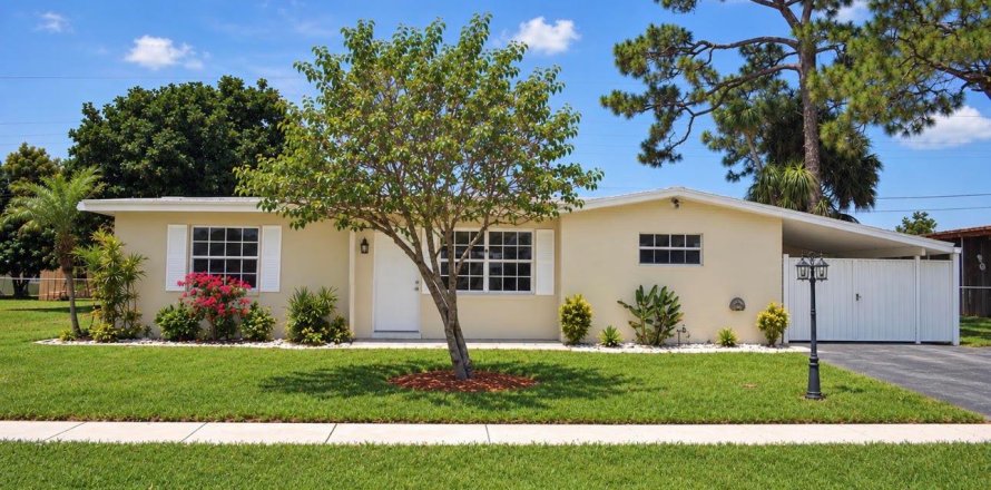 Villa ou maison à West Palm Beach, Floride 3 chambres, 118.82 m2 № 2432970