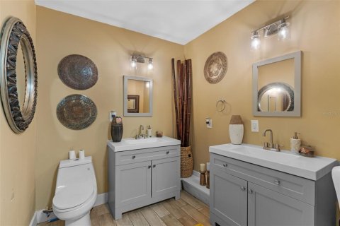 Commercial property in Daytona Beach, Florida 6 bedrooms, 298.59 sq.m. № 1849567 - photo 29