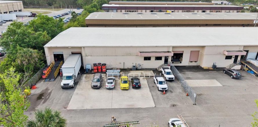 Commercial property in Orlando, Florida № 2121187