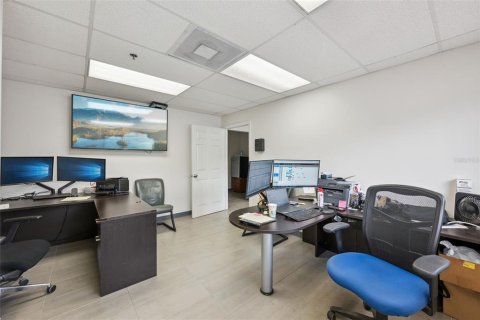 Commercial property in Orlando, Florida № 2121187 - photo 13