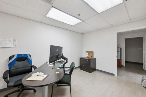 Commercial property in Orlando, Florida № 2121187 - photo 9