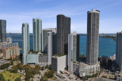 Купить кондоминиум в Майами, Флорида 1 спальня, 76.27м2, № 2041330 - фото 9