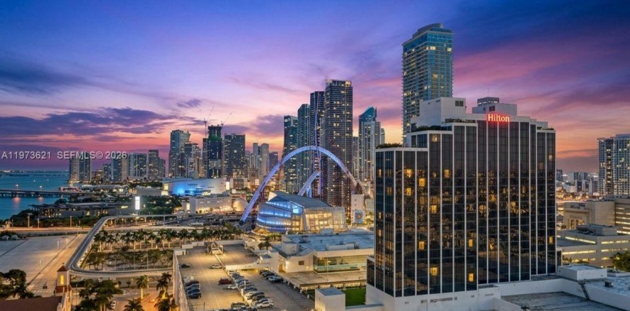 Кондоминиум с 1 спальней в Майами, Флорида № 2041330