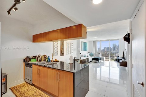 Купить кондоминиум в Майами, Флорида 1 спальня, 76.27м2, № 2041330 - фото 11