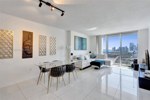 Купить кондоминиум в Майами, Флорида 1 спальня, 76.27м2, № 2041330 - фото 12