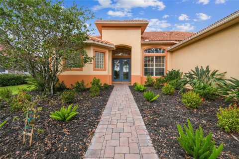 House in Poinciana, Florida 3 bedrooms, 228.91 sq.m. № 1690421 - photo 2