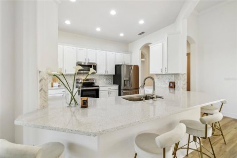 House in Poinciana, Florida 3 bedrooms, 228.91 sq.m. № 1690421 - photo 14