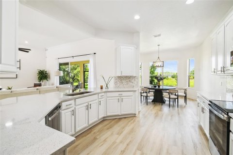 House in Poinciana, Florida 3 bedrooms, 228.91 sq.m. № 1690421 - photo 12