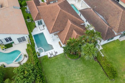 House in Wellington, Florida 3 bedrooms, 238.85 sq.m. № 850005 - photo 1