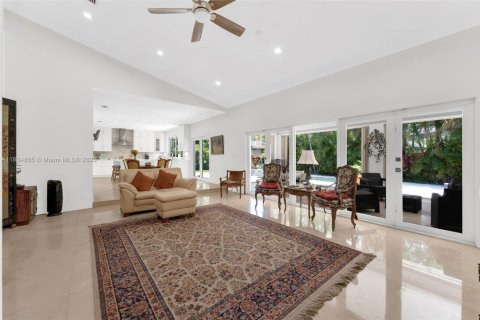 Casa en venta en Palmetto Bay, Florida, 5 dormitorios, 329.34 m2 № 1825821 - foto 14