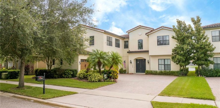 House in Orlando, Florida 4 bedrooms, 414.34 sq.m. № 1837366
