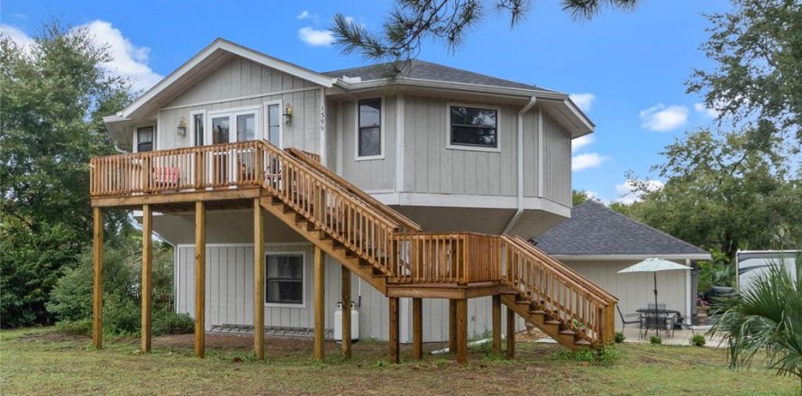 House in Eustis, Florida 2 bedrooms, 163.32 sq.m. № 1734554