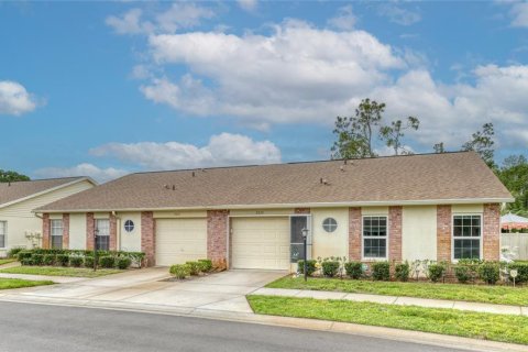 Condo in New Port Richey, Florida, 2 bedrooms № 2203257 - photo 5