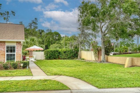 Condo in New Port Richey, Florida, 2 bedrooms № 2203257 - photo 8
