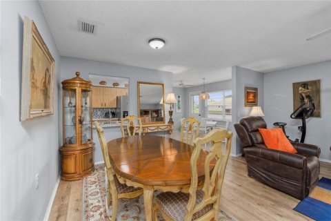 Condo in New Port Richey, Florida, 2 bedrooms № 2203257 - photo 15