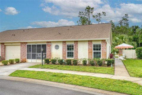 Condo in New Port Richey, Florida, 2 bedrooms № 2203257