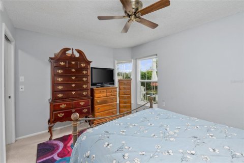 Condo in New Port Richey, Florida, 2 bedrooms № 2203257 - photo 22