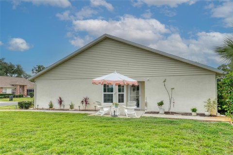 Condo in New Port Richey, Florida, 2 bedrooms № 2203257 - photo 10