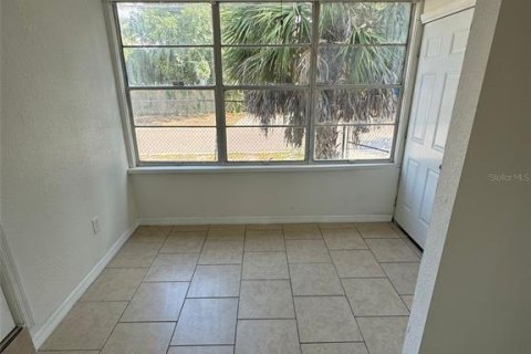 Casa en alquiler en Saint Petersburg, Florida, 3 dormitorios, 100.89 m2 № 1870330 - foto 12