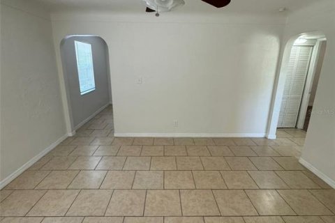 Casa en alquiler en Saint Petersburg, Florida, 3 dormitorios, 100.89 m2 № 1870330 - foto 3
