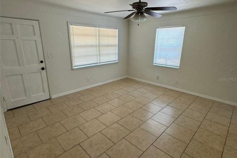 Casa en alquiler en Saint Petersburg, Florida, 3 dormitorios, 100.89 m2 № 1870330 - foto 2