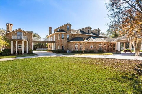 Villa ou maison à Sanford, Floride 8 chambres, 1114.83 m2 № 2142770