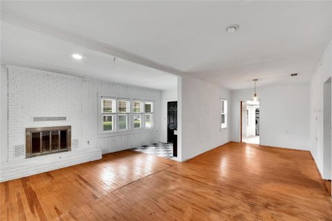 House in Tampa, Florida 4 bedrooms, 153.85 sq.m. № 1907887 - photo 9