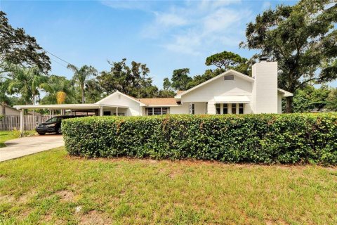 House in Tampa, Florida 4 bedrooms, 153.85 sq.m. № 1907887 - photo 2