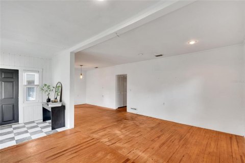House in Tampa, Florida 4 bedrooms, 153.85 sq.m. № 1907887 - photo 7