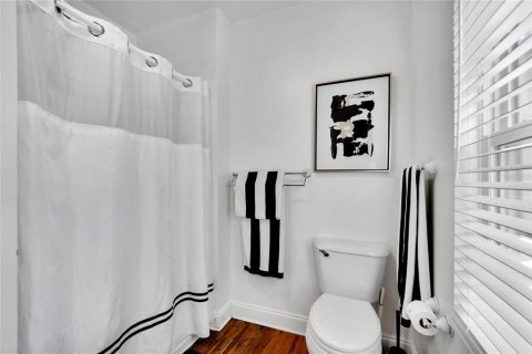 House in Tampa, Florida 4 bedrooms, 153.85 sq.m. № 1907887 - photo 24