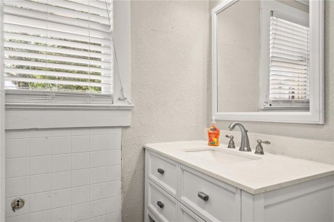 Villa ou maison à louer à Tampa, Floride: 3 chambres, 100.89 m2 № 2415303 - photo 22