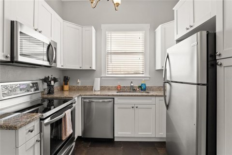 Villa ou maison à louer à Tampa, Floride: 3 chambres, 100.89 m2 № 2415303 - photo 17