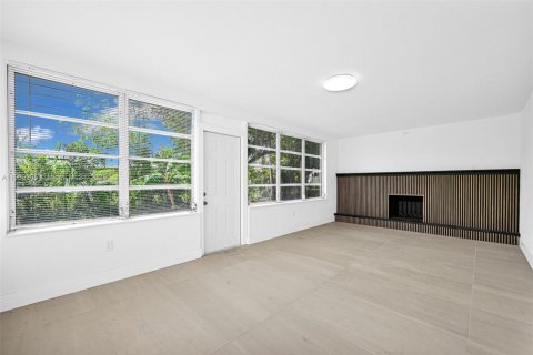 House in Miami Gardens, Florida 3 bedrooms, 149.48 sq.m. № 1964779 - photo 17