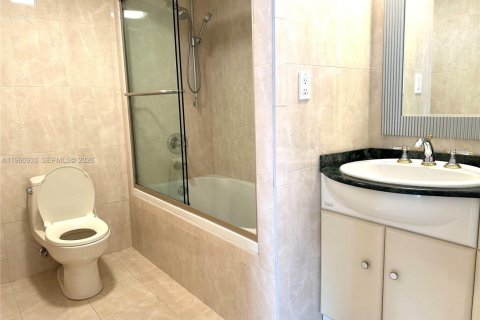 Купить кондоминиум в Санни-Айлс-Бич, Флорида 2 спальни, 140м2, № 2043849 - фото 25