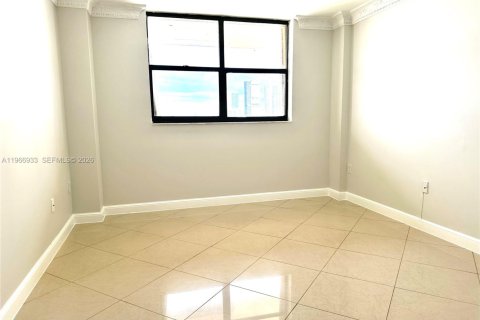 Купить кондоминиум в Санни-Айлс-Бич, Флорида 2 спальни, 140м2, № 2043849 - фото 22