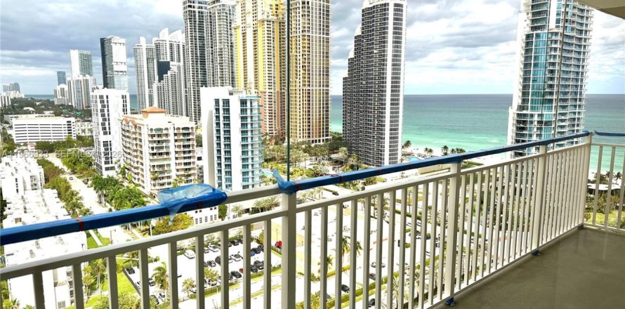 Кондоминиум с 2 спальнями в Санни-Айлс-Бич, Флорида № 2043849