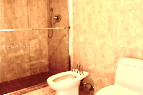 Купить кондоминиум в Санни-Айлс-Бич, Флорида 2 спальни, 140м2, № 2043849 - фото 15