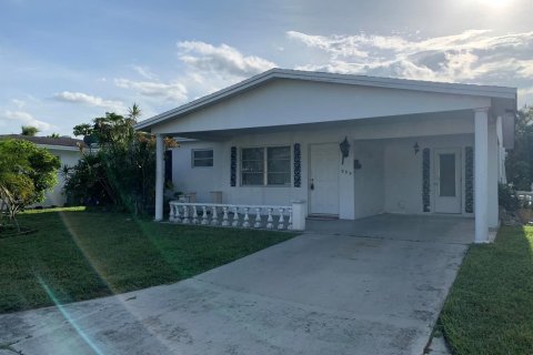 House in Margate, Florida 2 bedrooms, 130.06 sq.m. № 2318085