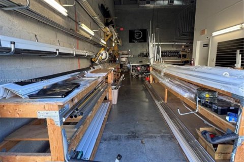 Propiedad comercial en venta en Miami, Florida № 1985007 - foto 5