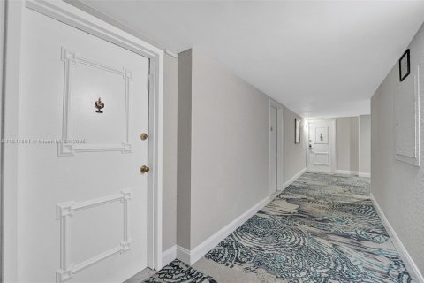Copropriété à louer à Hallandale Beach, Floride: 1 chambre, 77.67 m2 № 1940502 - photo 25