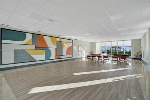 Copropriété à louer à Hallandale Beach, Floride: 1 chambre, 77.67 m2 № 1940502 - photo 15