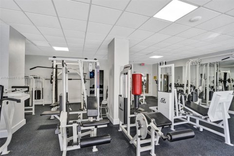 Copropriété à louer à Hallandale Beach, Floride: 1 chambre, 77.67 m2 № 1940502 - photo 19