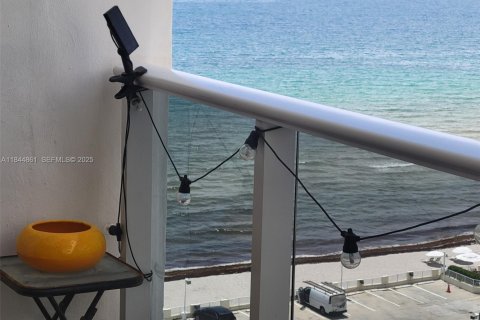 Copropriété à louer à Hallandale Beach, Floride: 1 chambre, 77.67 m2 № 1940502 - photo 29