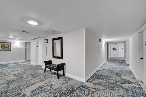 Copropriété à louer à Hallandale Beach, Floride: 1 chambre, 77.67 m2 № 1940502 - photo 28