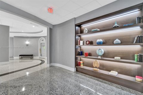 Copropriété à louer à Hallandale Beach, Floride: 1 chambre, 77.67 m2 № 1940502 - photo 21