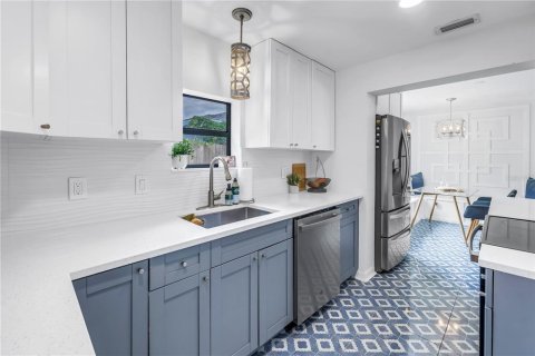 Villa ou maison à vendre à Tampa, Floride: 4 chambres, 125.6 m2 № 1688405 - photo 4