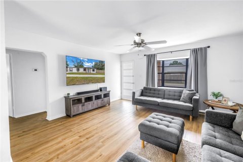 Villa ou maison à vendre à Tampa, Floride: 4 chambres, 125.6 m2 № 1688405 - photo 10